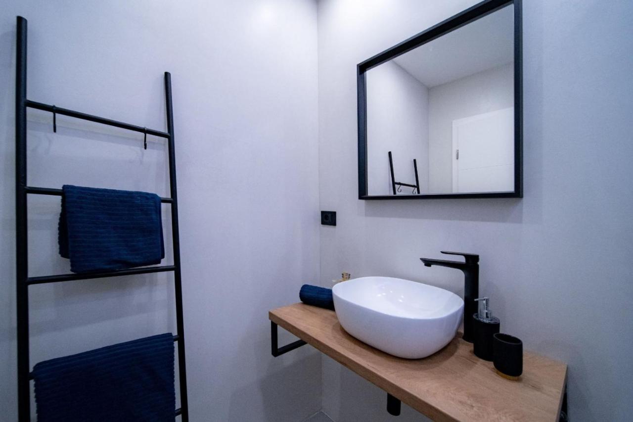 Novouredeni Apartman Marko Mundanije المظهر الخارجي الصورة